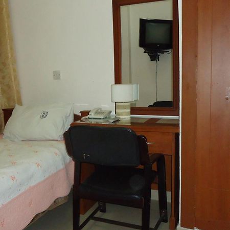 Rainbow Hotel Dar es Salaam Pokoj fotografie